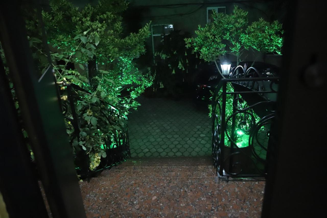 Hotel Black Sea House 巴统 外观 照片