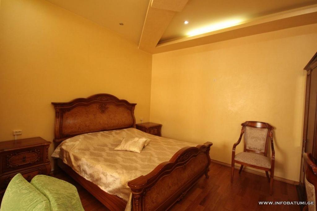 Hotel Black Sea House 巴统 外观 照片