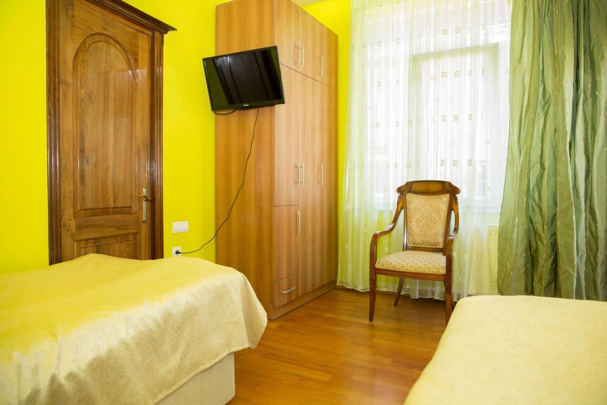Hotel Black Sea House 巴统 外观 照片