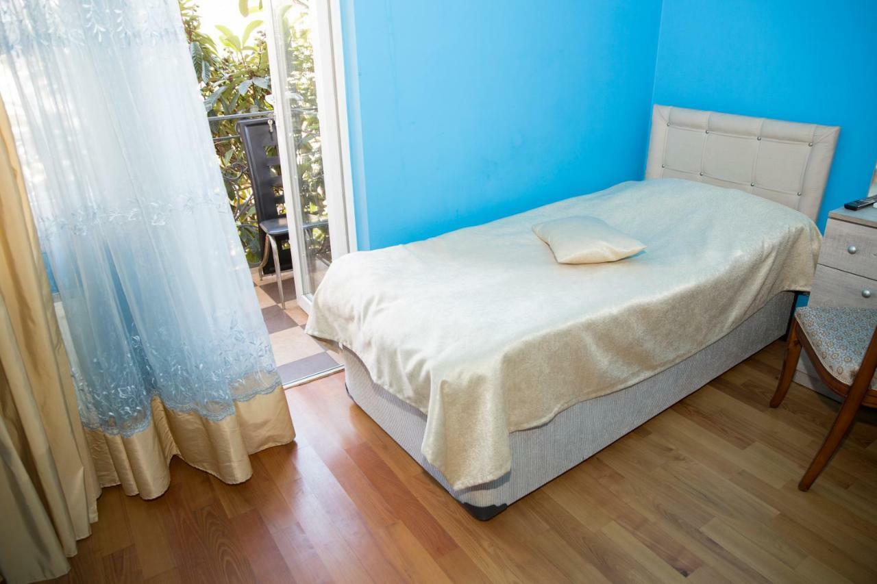 Hotel Black Sea House 巴统 外观 照片
